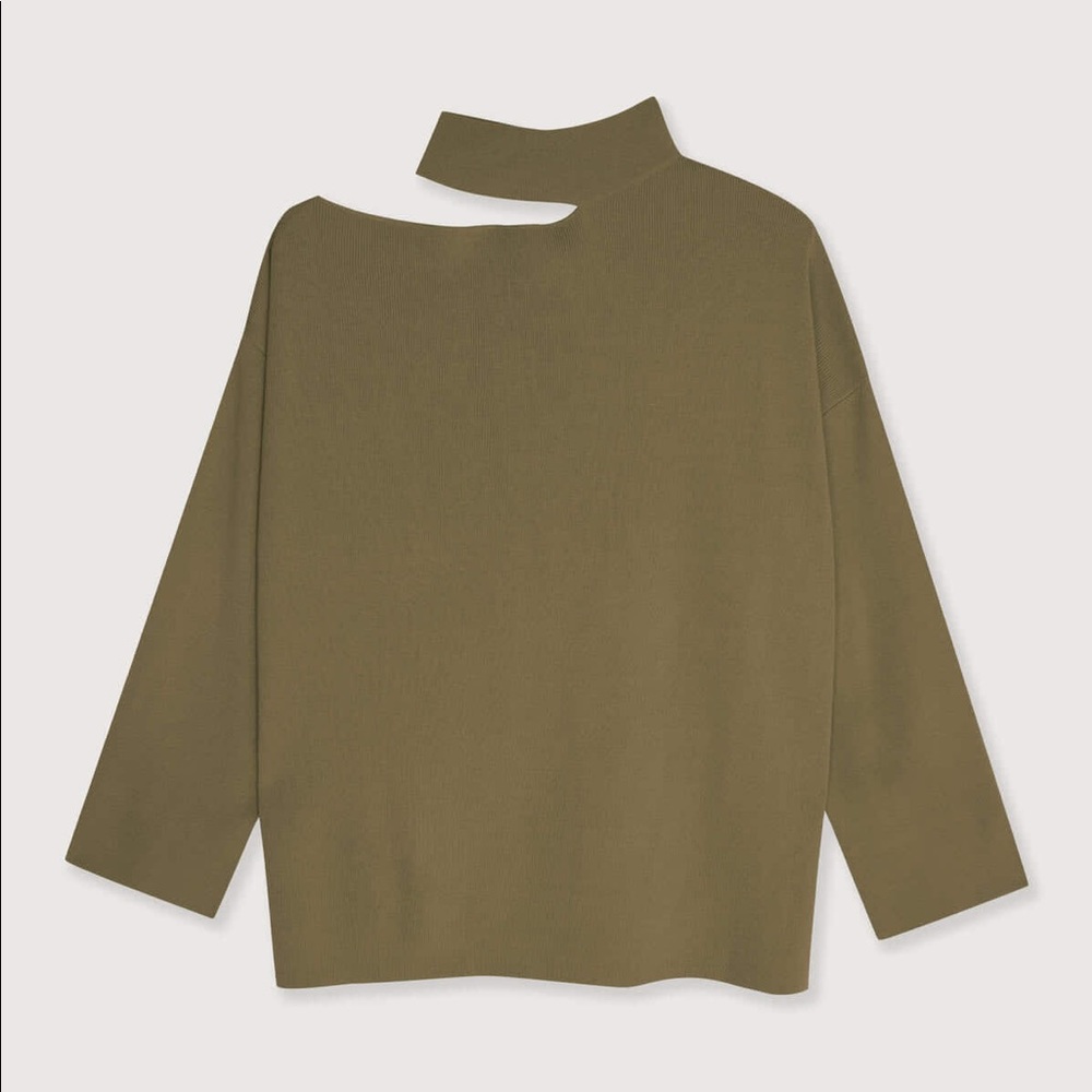 SHOULDER CUT OUT SWEATER